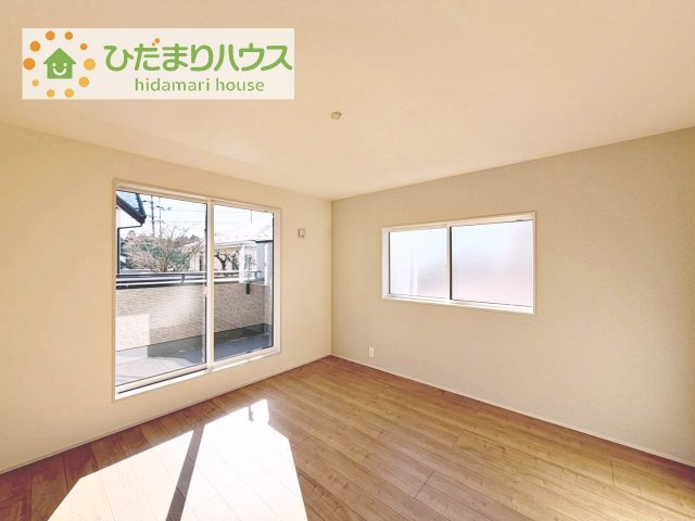 【寝室】 | 土浦市天川2丁目5期　新築戸建 | 大きなベッドを置いても余裕の広さの主寝室♪