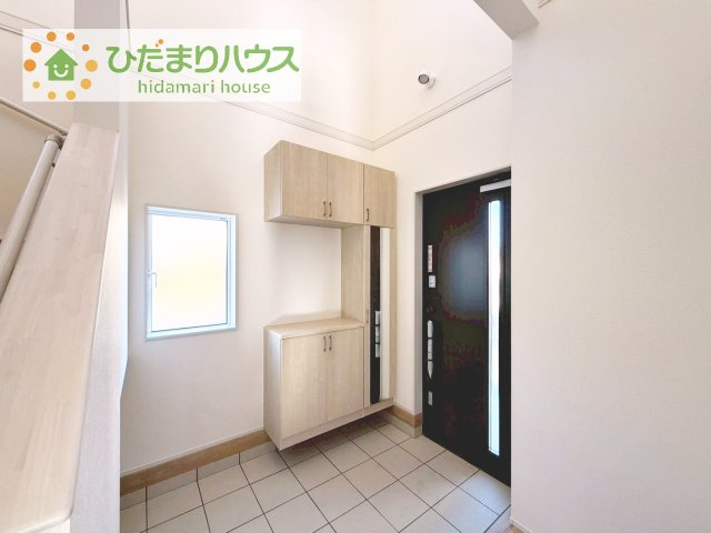 【玄関】 | 土浦市天川2丁目5期　新築戸建 | 丁度良い靴箱のサイズ♪これだけあれば家族全員の靴がしまえてスッキリ(^O^)