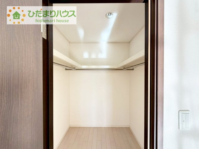 【収納】 | 取手市紫水3丁目　中古戸建 | 大容量のWICのある主寝室！夫婦の洋服もたくさん収納できます！
