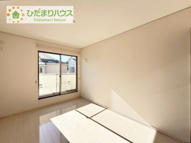 【洋室】 | 取手市紫水3丁目　中古戸建 | お掃除しやすく、清潔感を保てるのでダニも発生しにくいフローリング♪