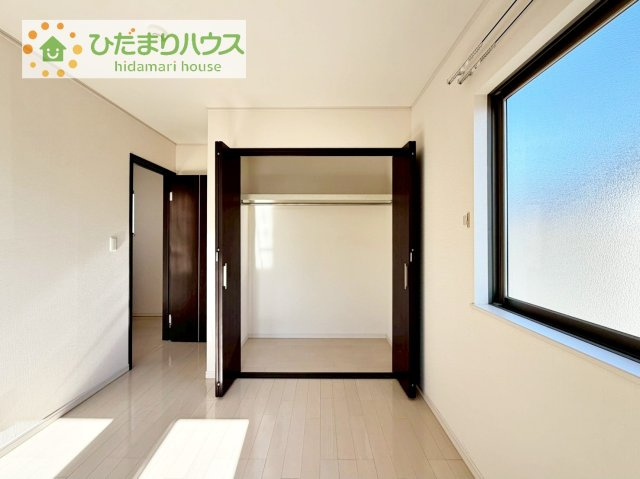 【収納】 | 取手市紫水3丁目　中古戸建 | ハンガーパイプ付でお洋服の出し入れもラクラクです！
