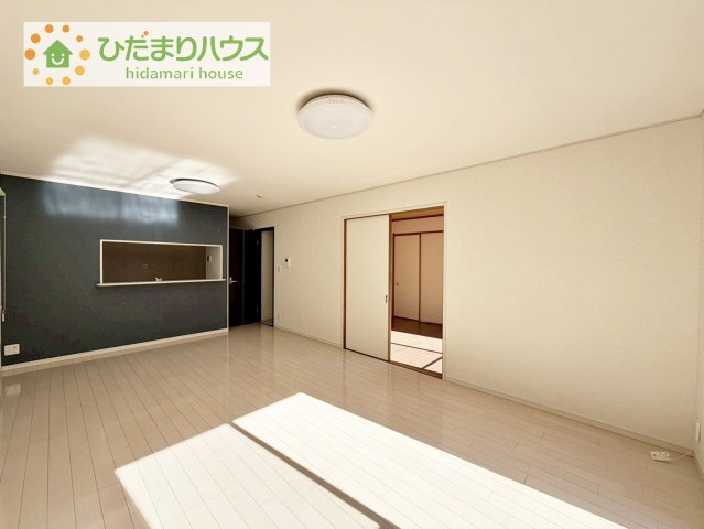 【居間・リビング】 | 取手市紫水3丁目　中古戸建 | 早くお仕事終わらせて、家に帰りたくなるようなリビングです(^^♪