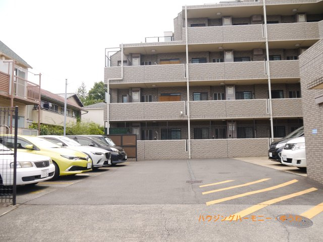 【駐車場】 | ライオンズヴィアーレ成増 | 自走式の駐車場がありますので、車必須のかたには、安心です。