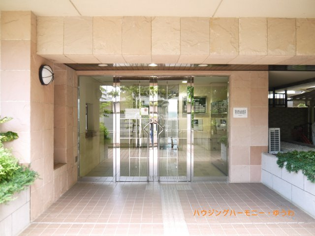 【エントランス】 | ライオンズヴィアーレ成増 | 清廉とされたエントランスになっています。