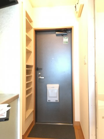 レトアITOの玄関|収納棚付