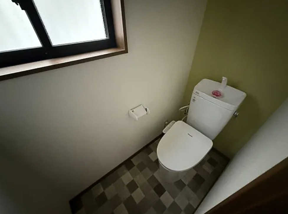 飾磨区今在家中古戸建てのトイレ