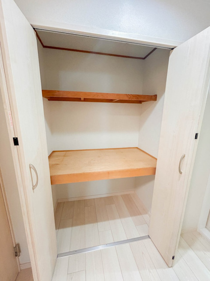 【収納】 | 三島一番町ハイツ 中古マンション XM06025 | 三島一番町ハイツ　廊下収納　リフォーム後
