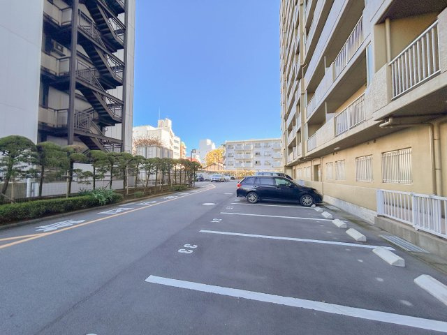 【駐車場】 | 三島一番町ハイツ 中古マンション XM06025 | 三島一番町ハイツ　駐車場