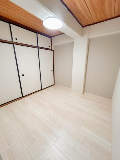 【洋室】 | 三島一番町ハイツ 中古マンション XM06025 | 三島一番町ハイツ　洋室4.5帖　リフォーム後