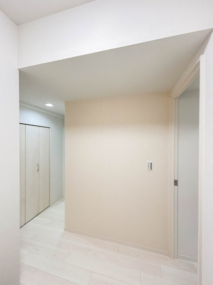 【内装】 | 三島一番町ハイツ 中古マンション XM06025 | 三島一番町ハイツ　廊下　リフォーム後