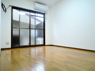 【洋室】 | ヴィラサカイ