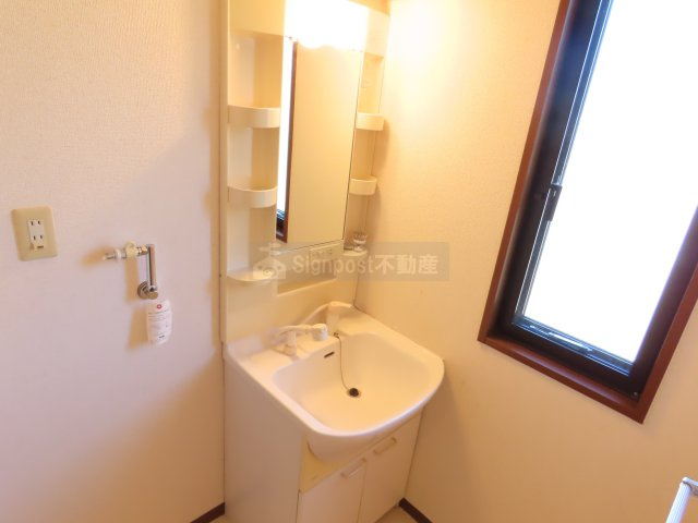 ドミールアッシュ　B棟の洗面所