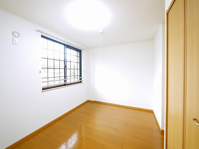 エスポワール　メゾンの洋室|明るい洋室です