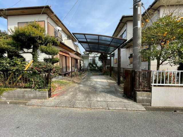 茂原市東郷　中古戸建の駐車場