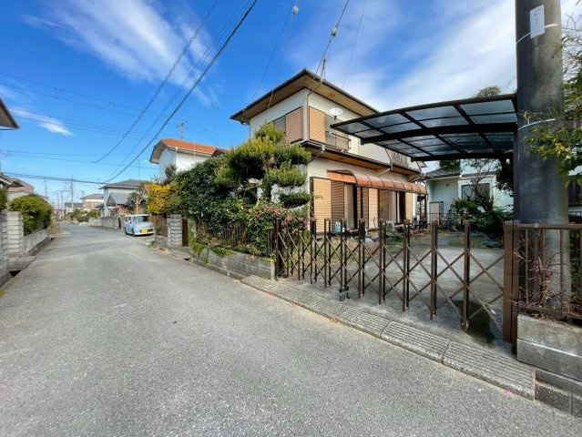茂原市東郷　中古戸建の前面道路含む現地写真