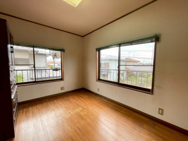 茂原市東郷　中古戸建の洋室