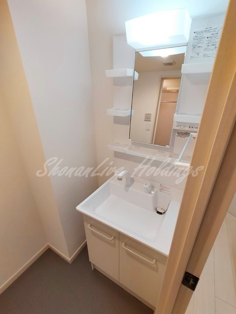 大和市福田４丁目のアパートの洗面所