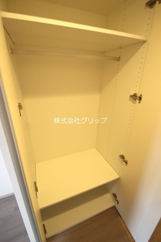 横浜市鶴見区鶴見中央５丁目の賃貸マンションの収納