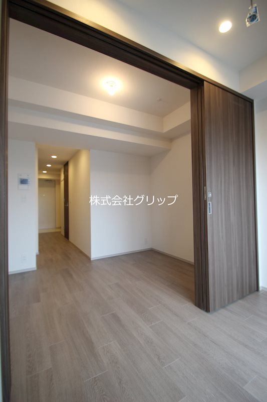 横浜市鶴見区鶴見中央５丁目の賃貸マンションの洋室
