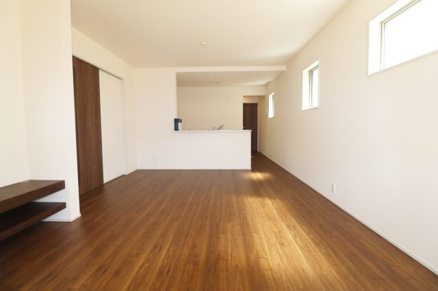 郡山市亀田2丁目第2　　　２号棟　　　桑野小学校、郡山第６中学区　の居間・リビング|※同社施工例