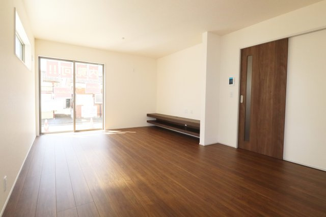 郡山市亀田2丁目第2　　　２号棟　　　桑野小学校、郡山第６中学区　の居間・リビング|※同社施工例