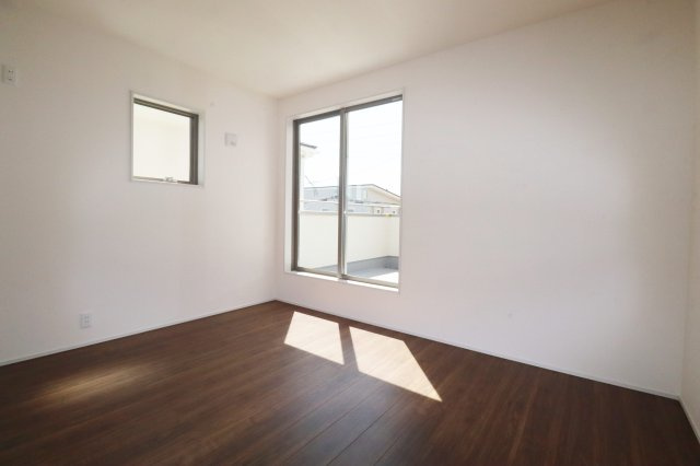 郡山市亀田2丁目第2　　　２号棟　　　桑野小学校、郡山第６中学区　の洋室|※同社施工例