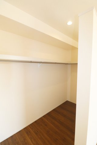 郡山市亀田2丁目第2　　　２号棟　　　桑野小学校、郡山第６中学区　の洋室|※同社施工例