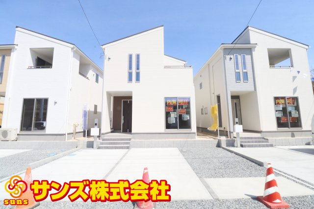 郡山市亀田2丁目第2　　　２号棟　　　桑野小学校、郡山第６中学区　の外観|南側から見た駐車場を含む外観