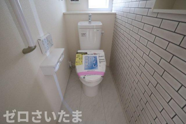 《仲介手数料無料》上尾市大字原市1780-12新築一戸建てブルーミングガーデンのトイレ