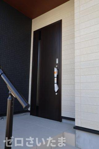 《仲介手数料無料》上尾市大字原市1780-12新築一戸建てブルーミングガーデンの玄関