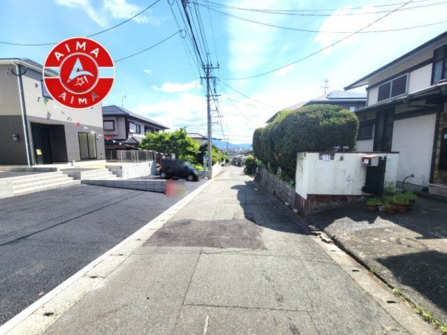 大野城市平野台1丁目第7-2棟（2号棟）の外観|前面道路含む現地の写真です。