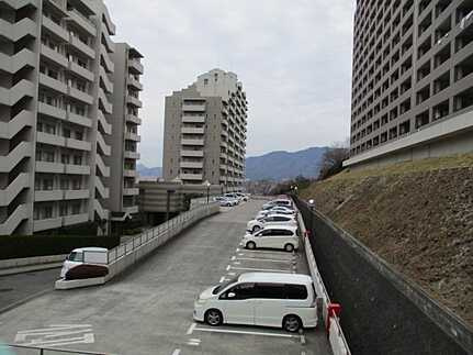 井口台パークヒルズウエストコートの駐車場