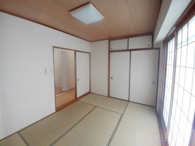 ファイブ西岡本の和室