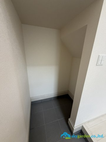 平塚市河内2期　新築戸建　全6棟1号棟の玄関