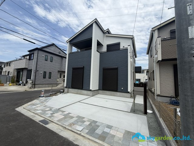 平塚市河内2期　新築戸建　全6棟1号棟の前面道路含む現地写真