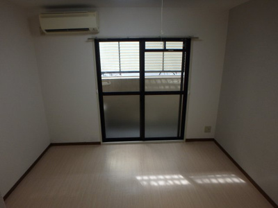 【居間・リビング】 | ダイドーメゾン西宮北口ⅩⅢ | 使いやすいリビングです