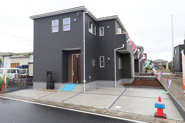 《仲介手数料無料》岩槻区上野１丁目19-1新築一戸建てリーブルガーデンの外観|撮影日 2026年5月22日 15:00 雨