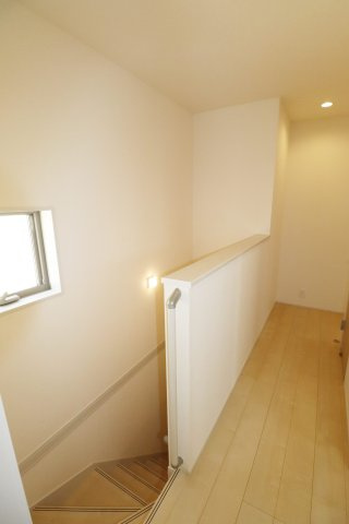 郡山市亀田2丁目第2　　　３号棟　　　桑野小学校、郡山第６中学区　の玄関|※同社施工例