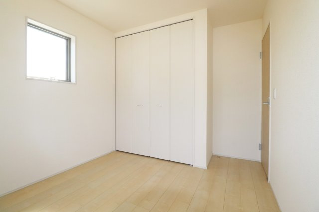 郡山市亀田2丁目第2　　　３号棟　　　桑野小学校、郡山第６中学区　の洋室|※同社施工例