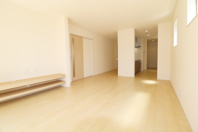 郡山市亀田2丁目第2　　　３号棟　　　桑野小学校、郡山第６中学区　の前面道路含む現地写真|南側前面道路