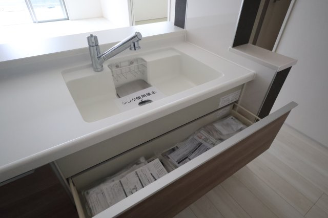 《仲介手数料無料》岩槻区上野１丁目19-1新築一戸建てリーブルガーデンのキッチン