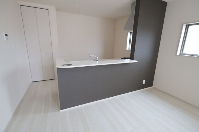 《仲介手数料無料》岩槻区上野１丁目19-1新築一戸建てリーブルガーデンのキッチン