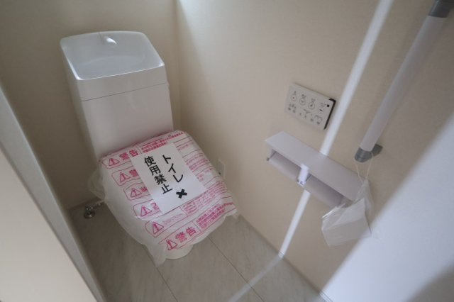 《仲介手数料無料》岩槻区上野１丁目19-1新築一戸建てリーブルガーデンのトイレ
