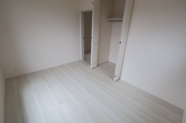 《仲介手数料無料》岩槻区上野１丁目19-1新築一戸建てリーブルガーデンの洋室|2階 6帖