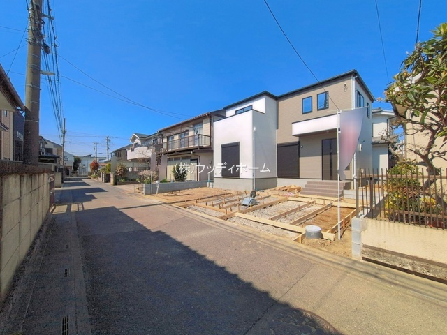 越谷市弥栄町5期　新築一戸建ての前面道路含む現地写真