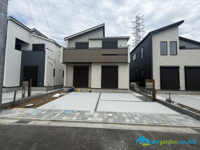 平塚市河内2期　新築戸建　全6棟2号棟の前面道路含む現地写真