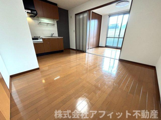 【居間・リビング】 | サンリバー 弐番館