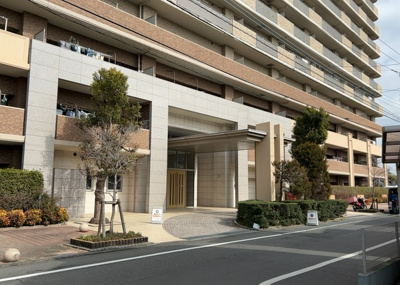 【外観】 | グランセリーナ | マンションの外観は非常に重要なポイントです！外観の善し悪しは資産価値に大きな影響を与えます。外観のいいマンションを購入することで、高値で売却がしやすく、買い手が見つかりやすいというメリットがあります。