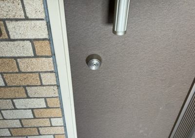 【防犯設備】 | グランセリーナ | 当然のことではありますが、オートロックやセンサーライト、ホームセキュリティーなどの防犯設備があれば、小さいお子様がいるご家庭も安心ですよね！まず物件購入の際は、防犯設備もチェックするようにしましょう。