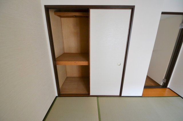 アビタシオン庚午B棟の収納